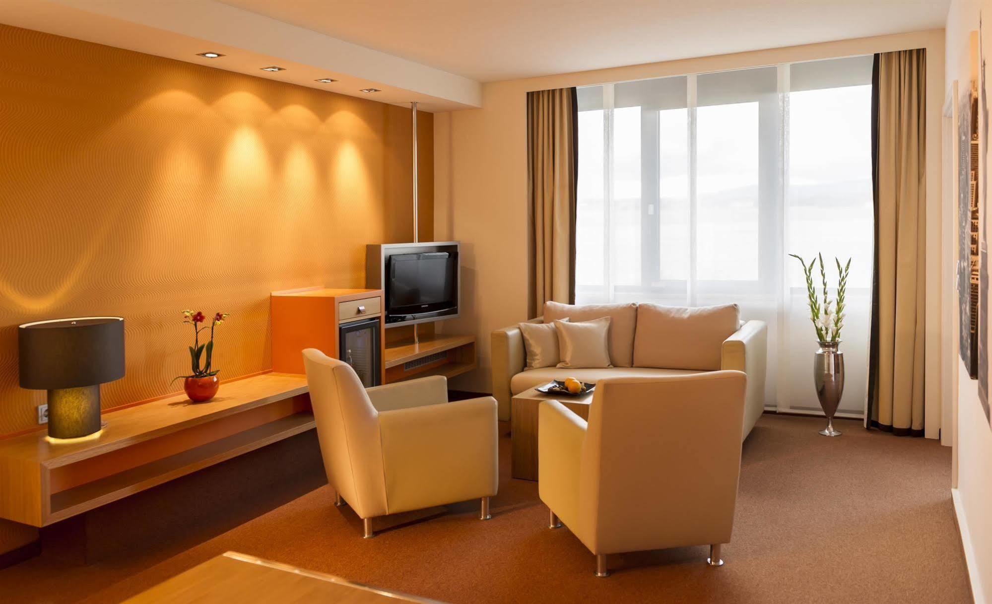 Dorint Main Taunus Zentrum Frankfurt Sulzbach Εξωτερικό φωτογραφία